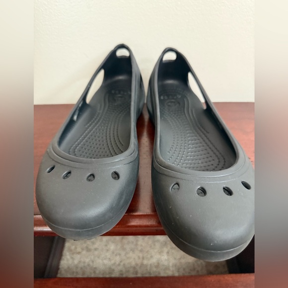 Crocs Women's Kadee Black Ballet Flats in women’s size 9 - Picture 1 of 9